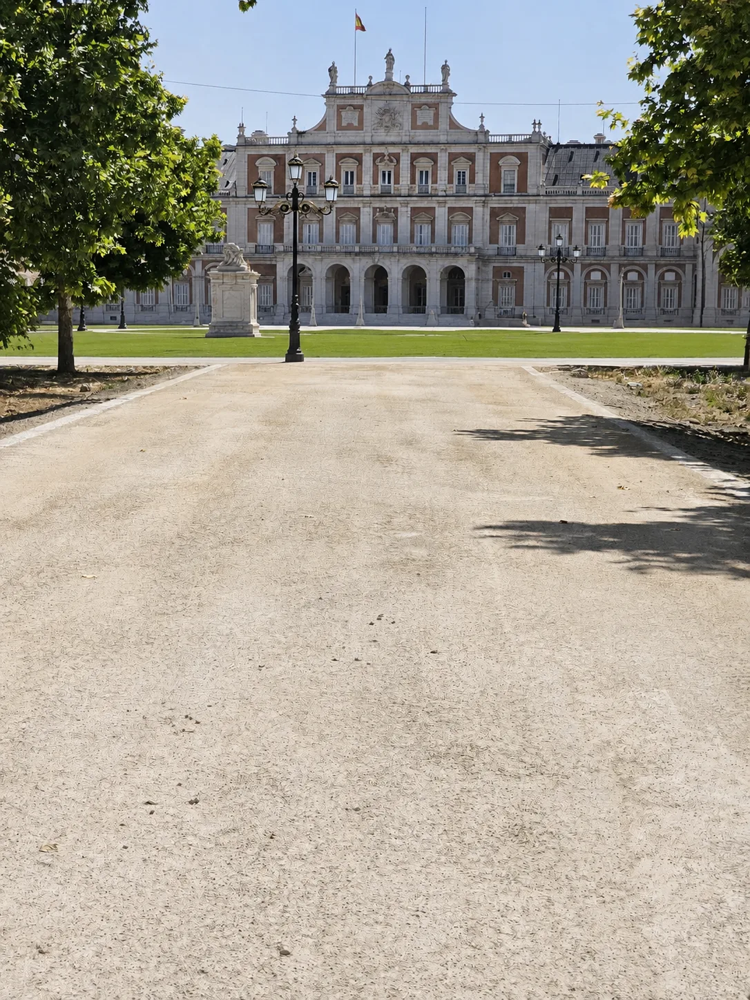 Pavimento de tierra estabilizado — Jardines del Palacio Real de Aranjuez · Sistema SEI